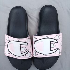 🌞 Champion Women's Pink and White Slides Size 8W